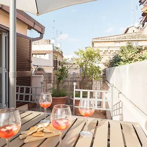 Penthouse With Terrace In The Heart Of Roma